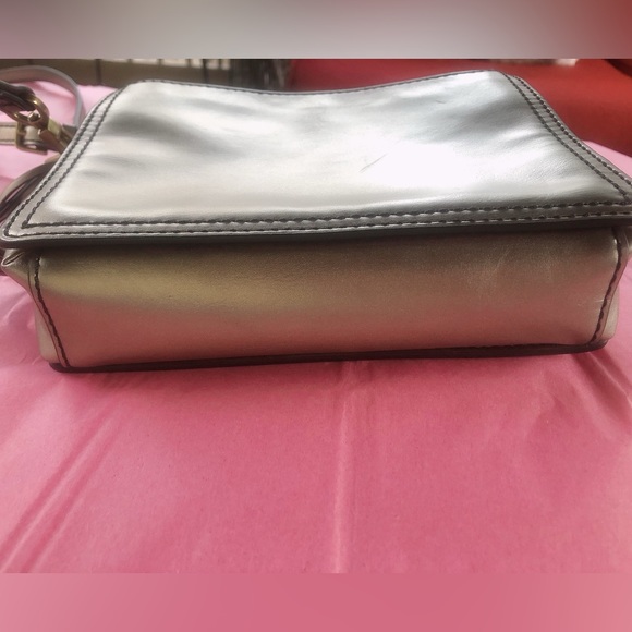 Fossil Chrome Key Crossbody Purse - Picture 7 of 11